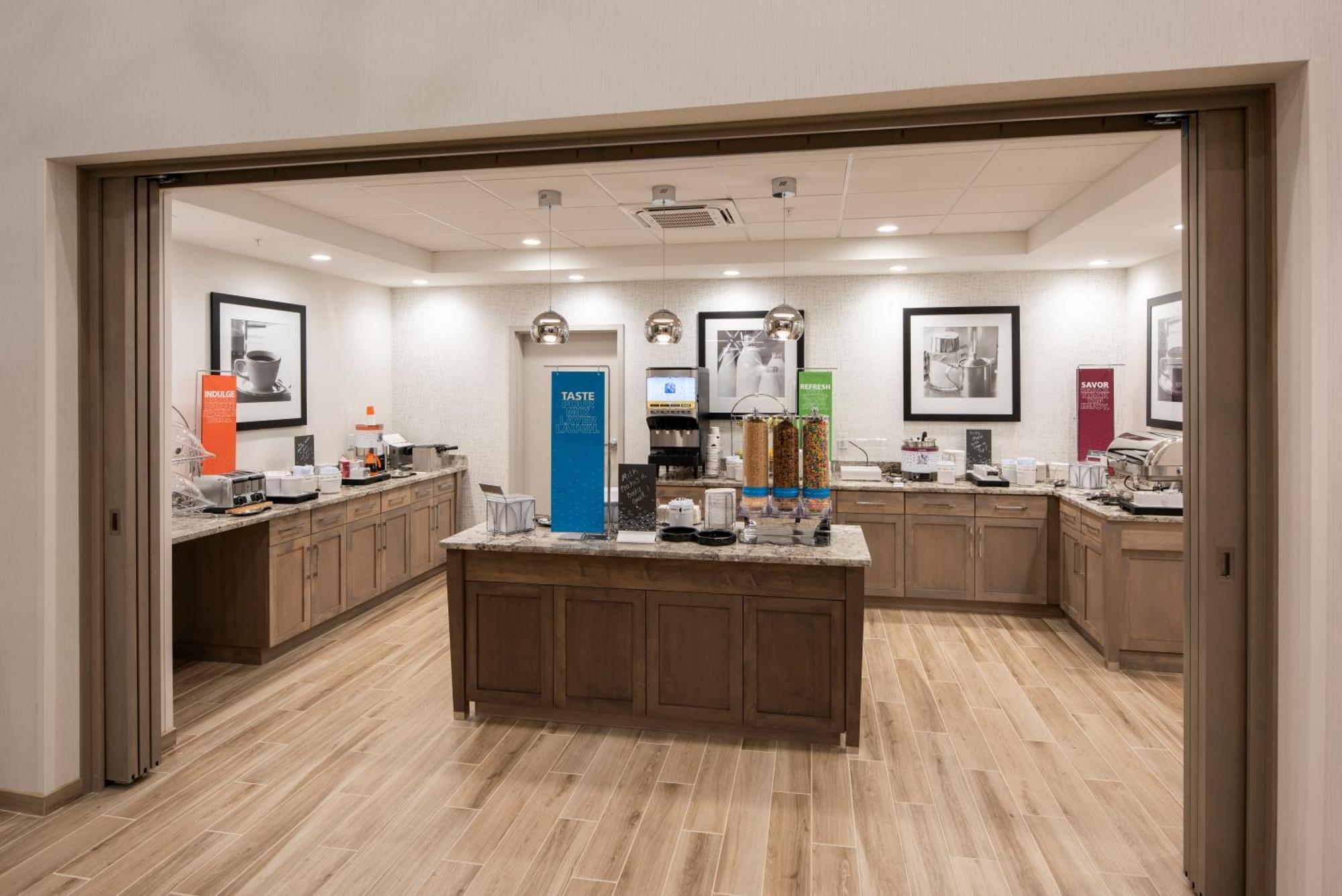 Hampton Inn & Suites Rocky Hill - Hartford South Екстер'єр фото