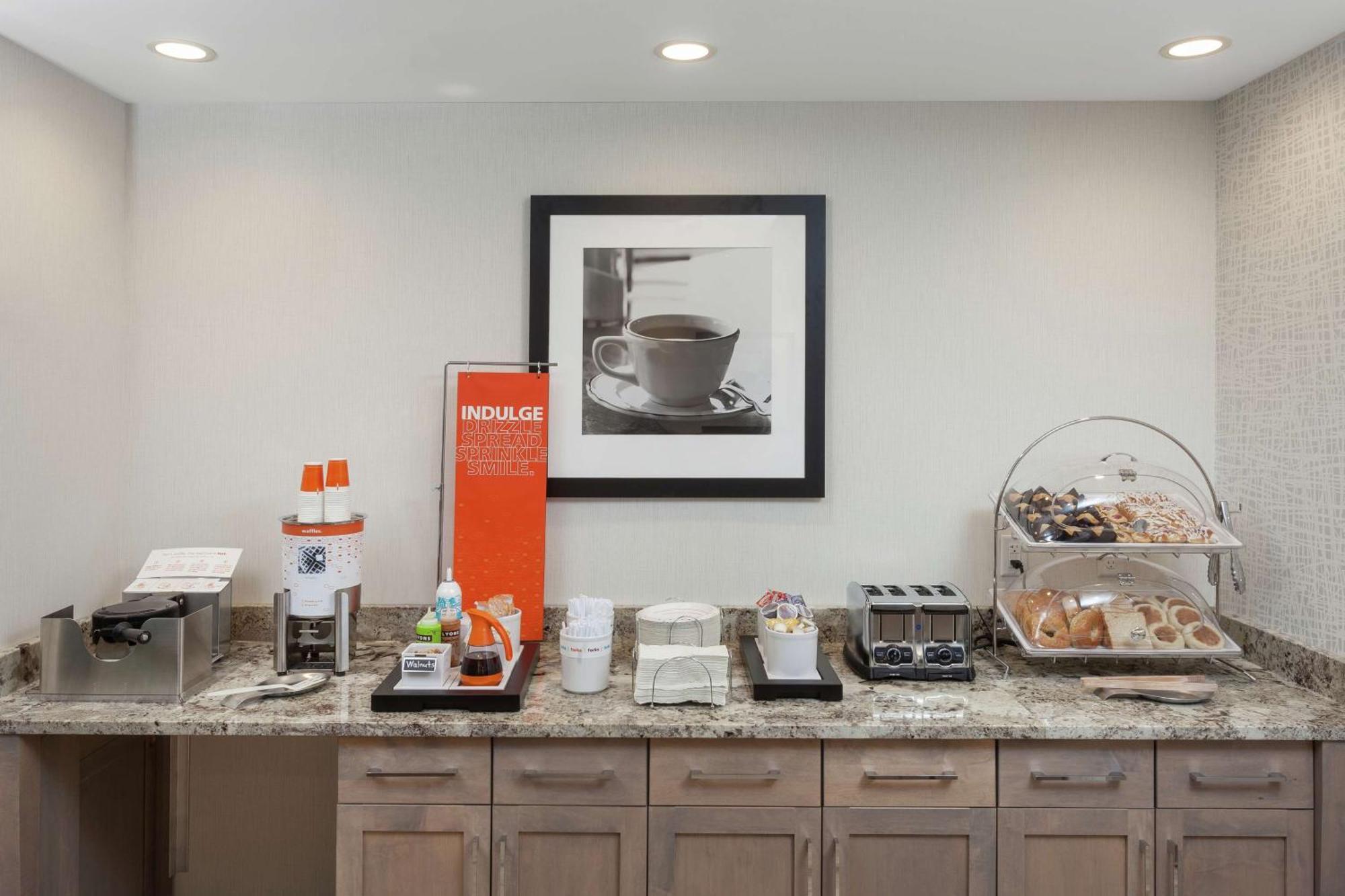 Hampton Inn & Suites Rocky Hill - Hartford South Екстер'єр фото